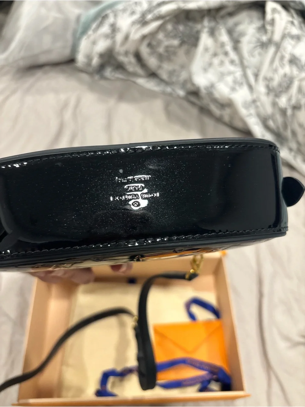 Louis Vuitton Black Vernis Oval Crossbody Bag with Gold Hardware